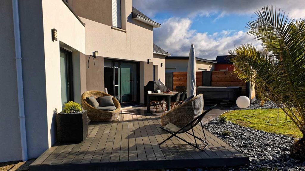 Réaménagement terrasse, terrasse, spa, cloture, clôture, plouay, morbihan, paysagistebretonre