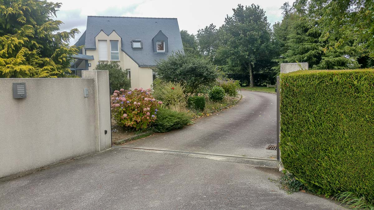 Aménagement jardin, aménagement terrasse, pose clôtures, création massif, paysagiste breton, paysagiste morbihan, bouix paysage