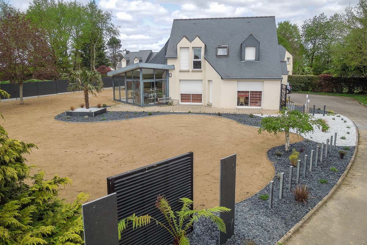 Aménagement jardin, aménagement terrasse, pose clôtures, création massif, paysagiste breton, paysagiste morbihan, bouix paysage