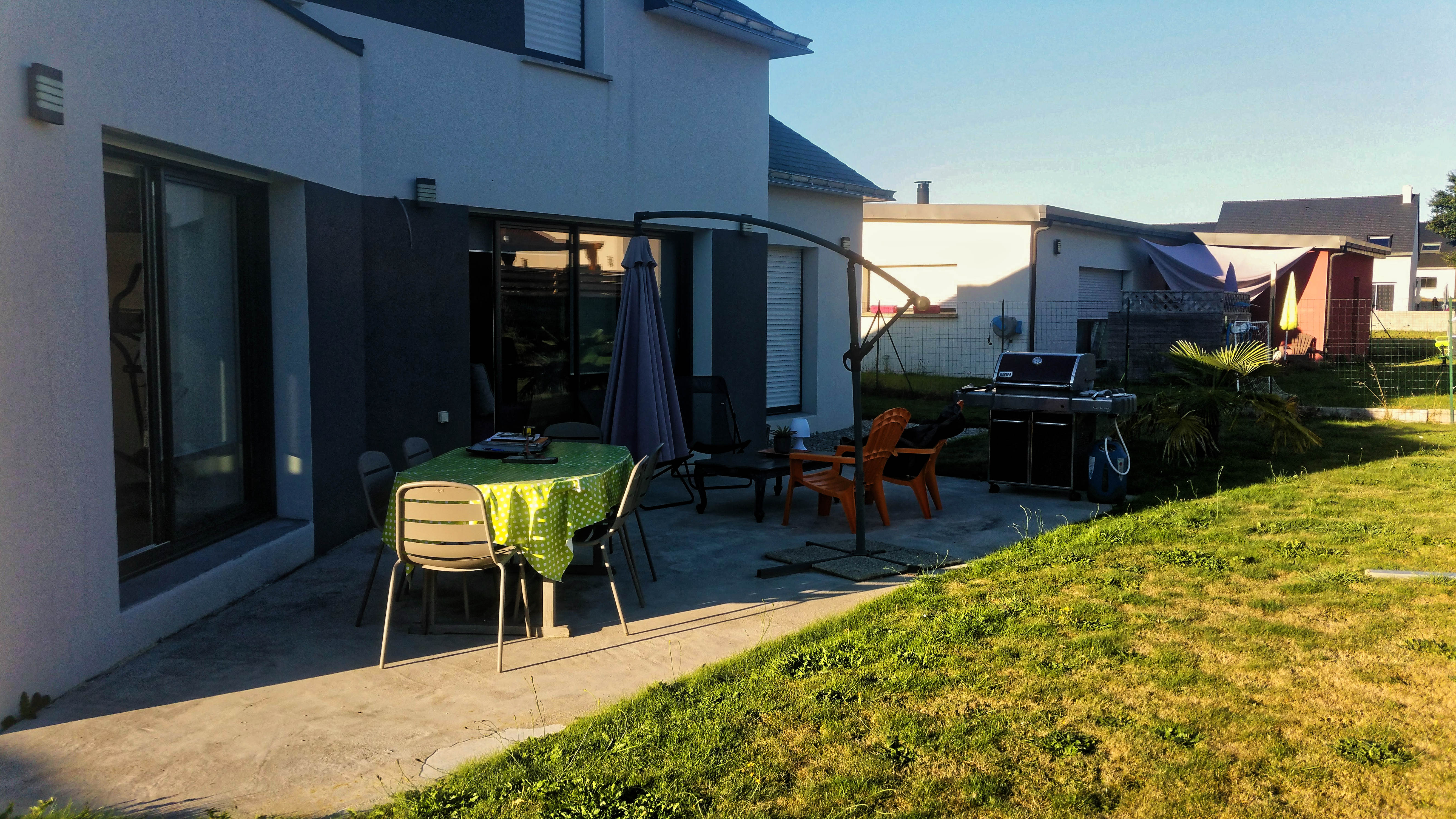 Réaménagement terrasse, bouix paysage, plouay, morbihan, spa, clôture, kit occultation, céramique, ardoise