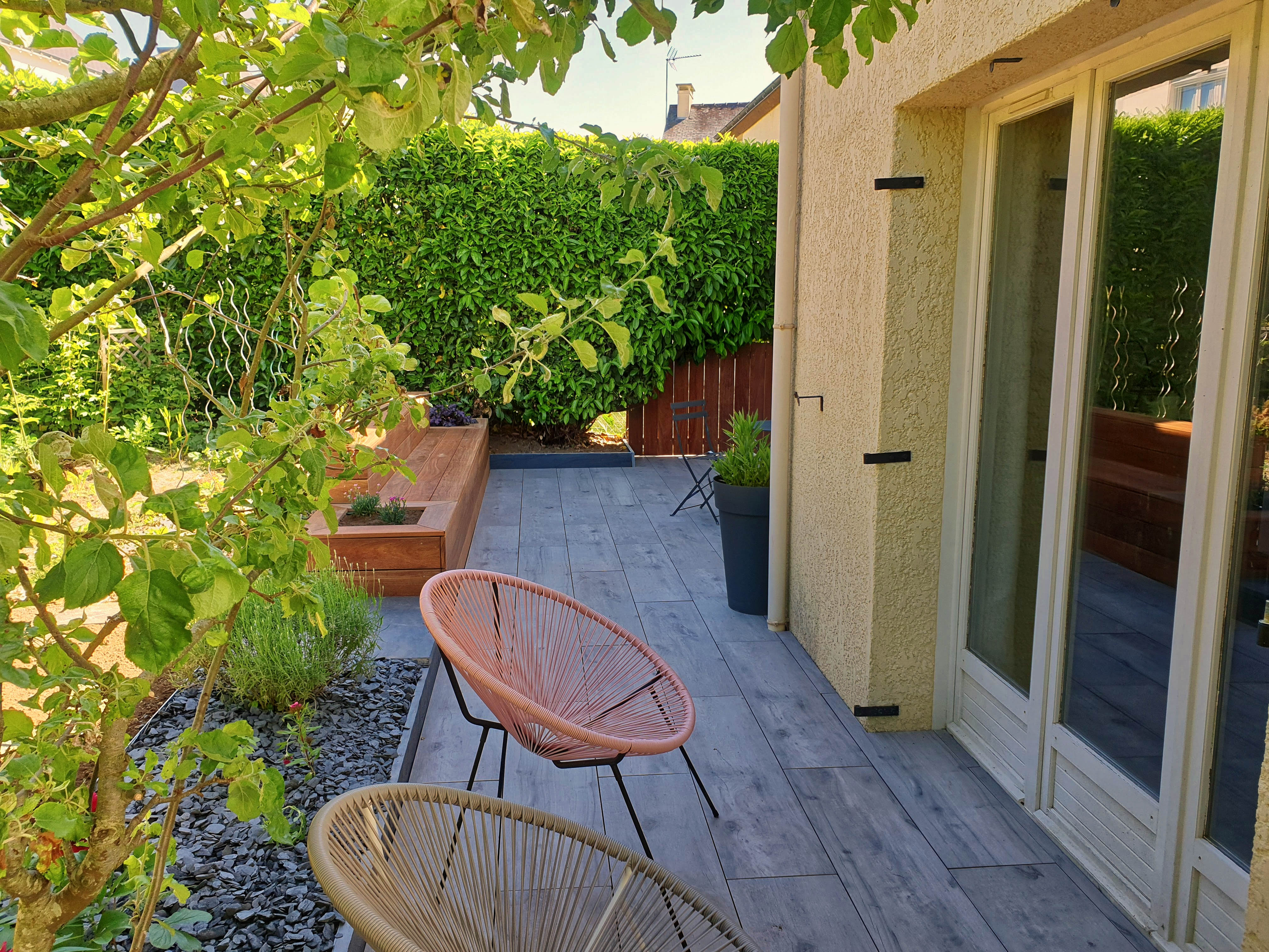 Bouix Paysage, Paysagiste breton, morbihan, amenagement, ameganement terrasse, aménagement, aménagement terrasse, bois, pierre, Pontivy